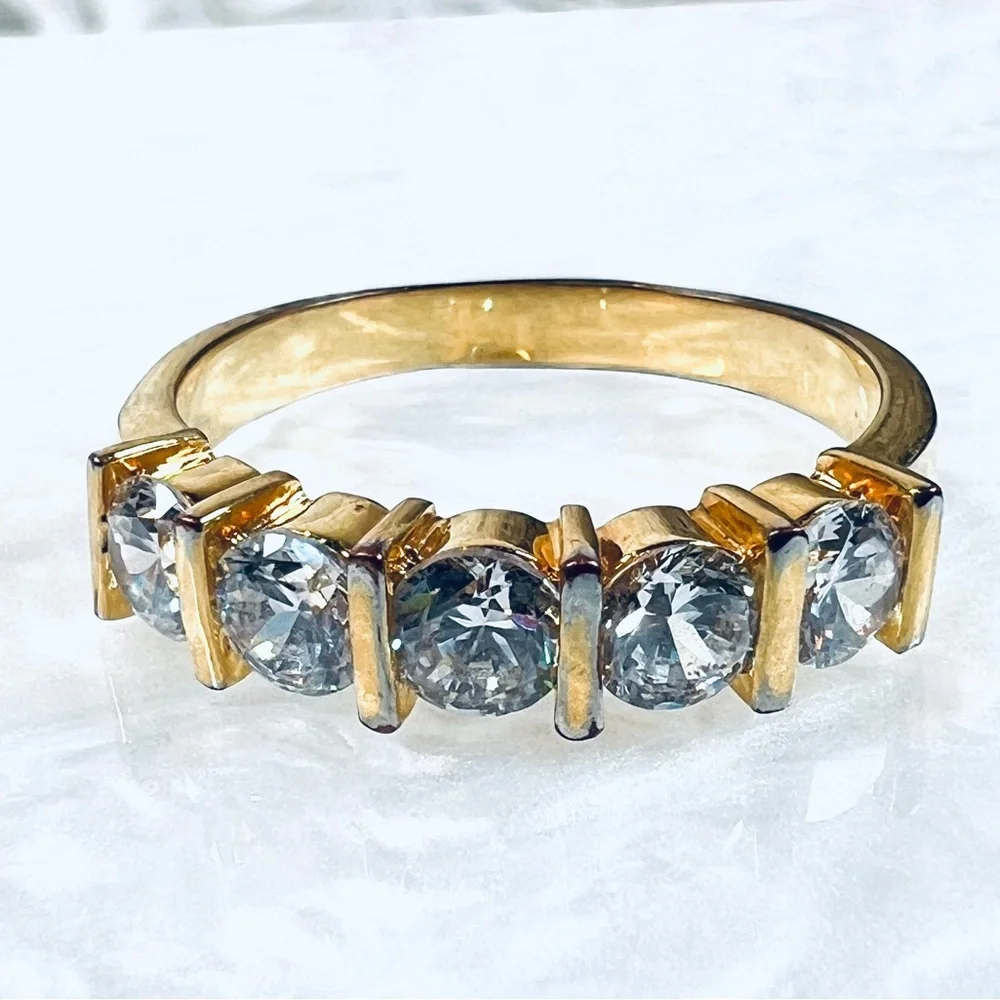 Goldtone, bling size 11 1/4 band costume ring